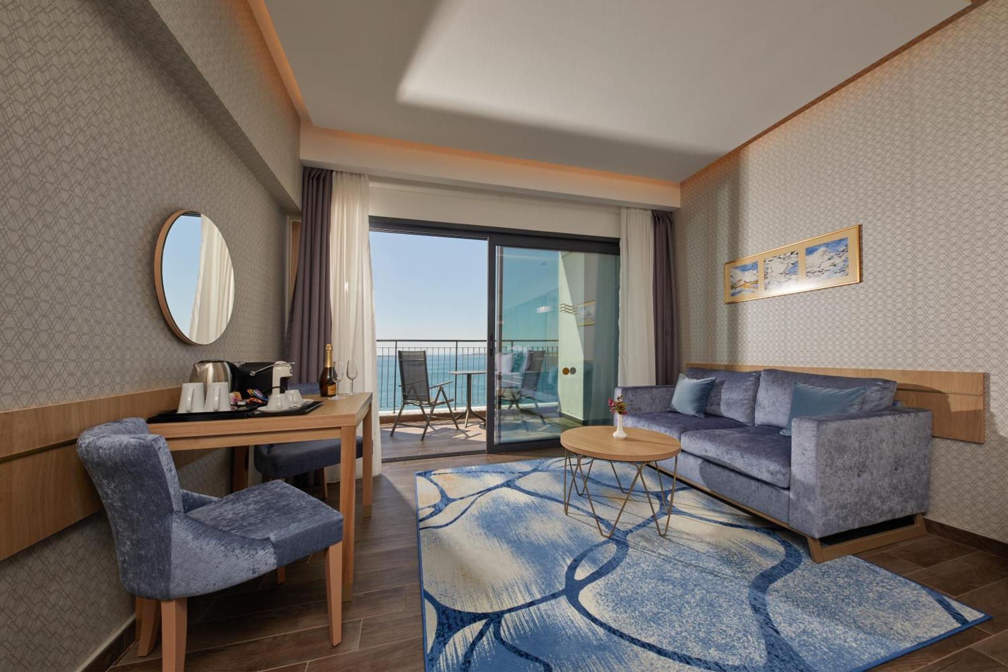 Secrets Sunny Beach Resort & Spa (Adults Only) Oda fotoğraf Deluxe Room