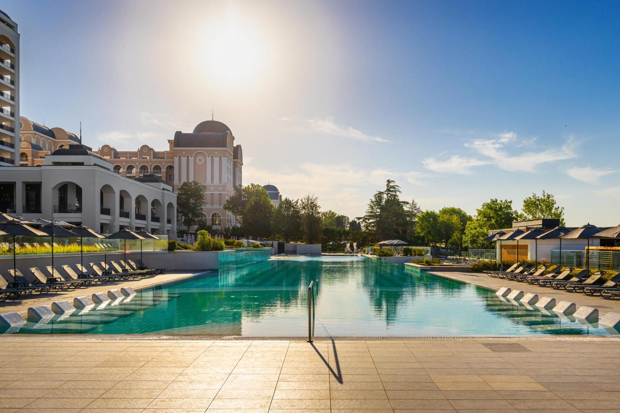 Secrets Sunny Beach Resort & Spa (Adults Only) Dış mekan fotoğraf The swimming pool at the hotel